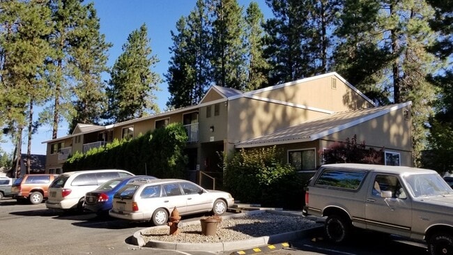 Photo - 906 W 2nd St