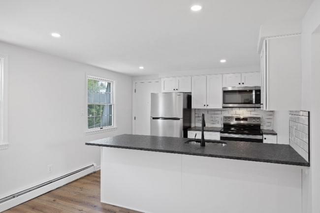 Building Photo - 96-100 Chestnut St Rental