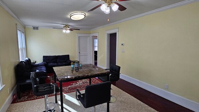 Photo - 29 Bailey Rd Unit 2