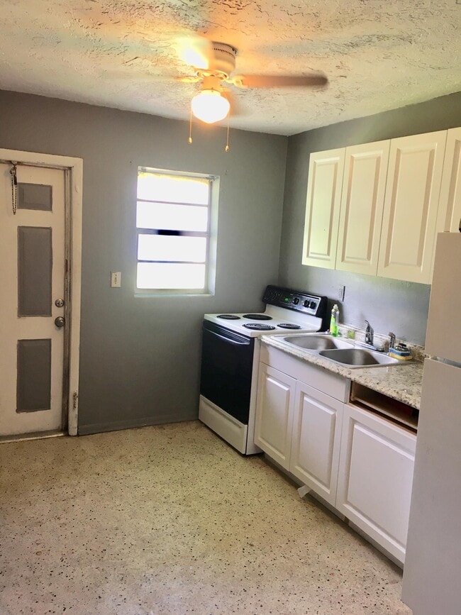 1405 Edgewood Terrace Unit A