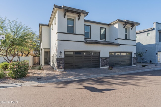 Photo - 3020 N 37th Pl