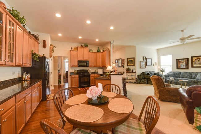 Building Photo - 13318 Beacon Hill Way Rental