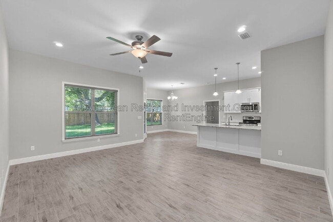 Photo - 103 Short St