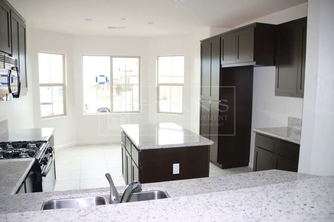 Photo - Beautiful Home for rent in Visalia, Ca
