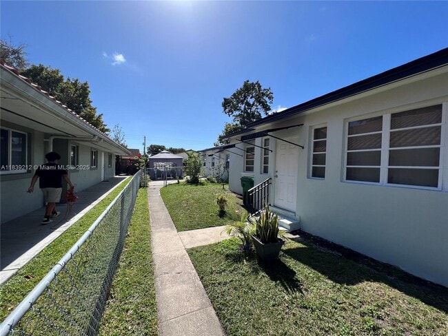 Photo - 2946 SW 1st St Unidad 2946