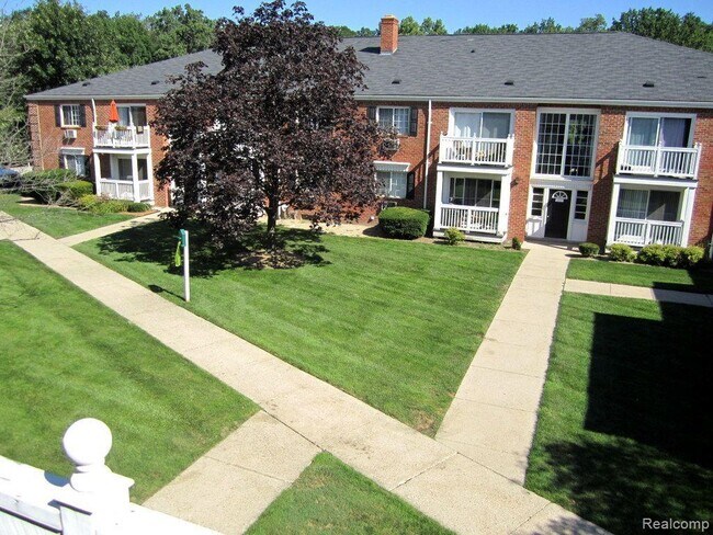 Photo - 2425 Torquay Ave Condo Unit #202