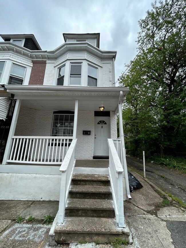 Photo - 19 E Ingham Ave