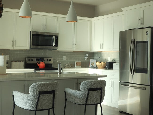 Photo - 402 Skyraider Way