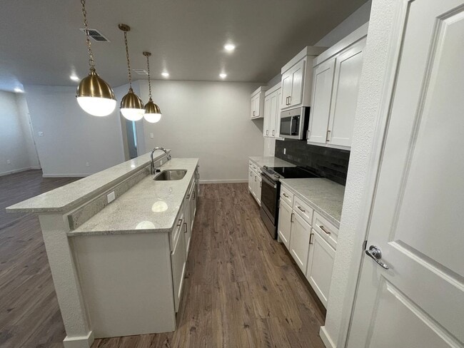 Photo - Luxury Townhome in Abbey Glen Community!