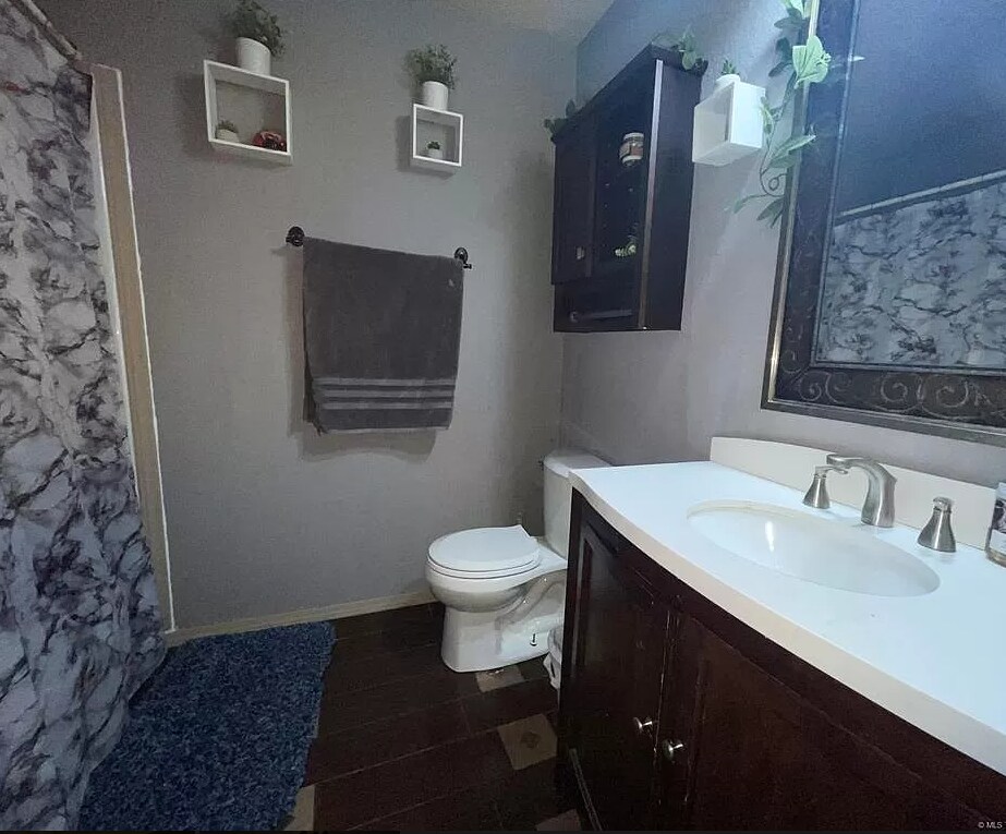 Photo - 619 E Brook St