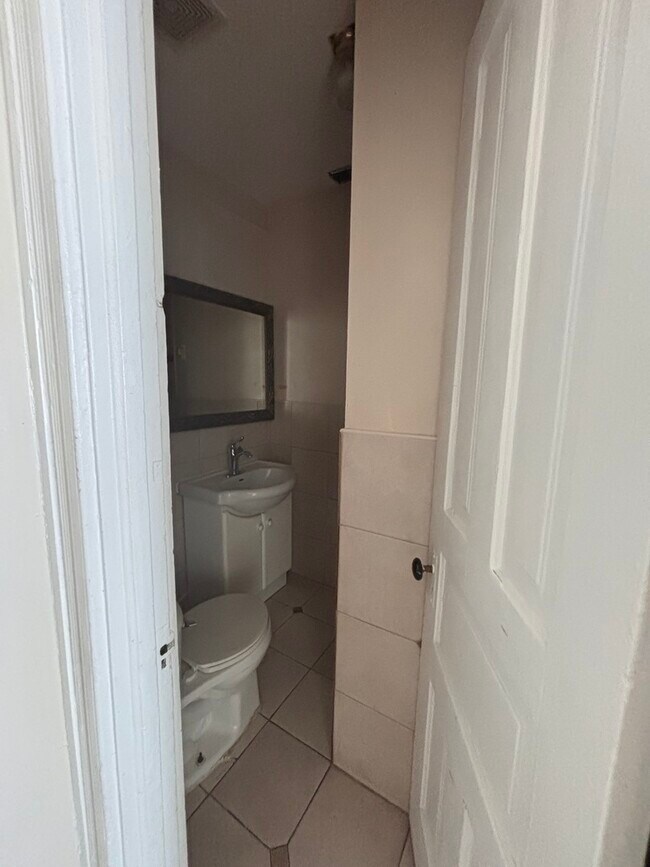 Photo - 2701 W 18th St Unit 2F