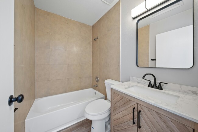 Photo - 714 E Floribraska Ave Apartment Unit D