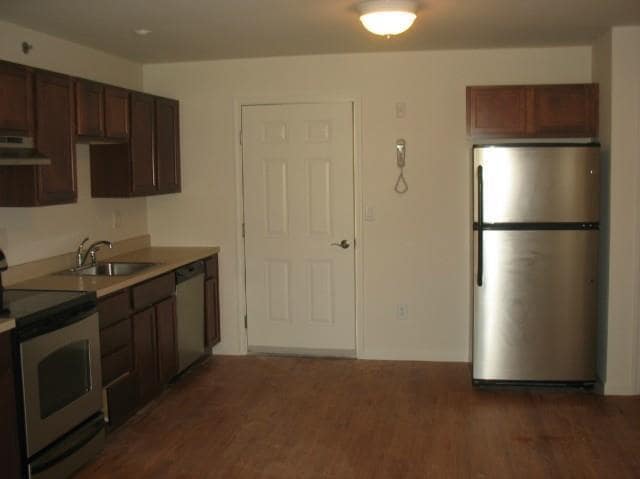 Building Photo - 7 New St Unit 204