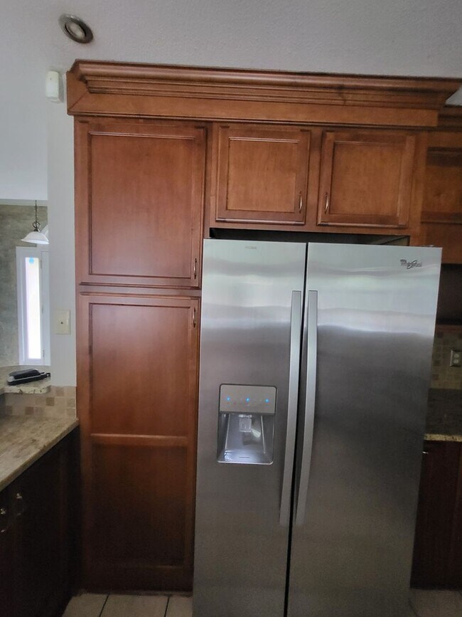 Nice 3 bedroom 2 bathroom home with a pool... House Rental in