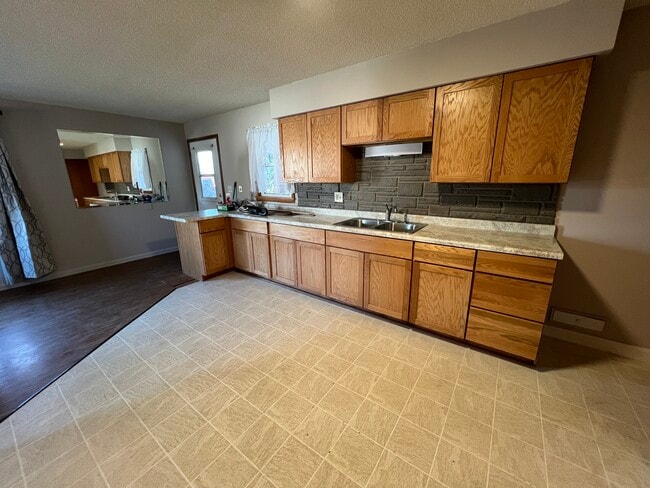 Photo - 1131 7th Ave SW