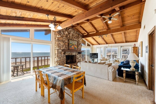 Photo - 1364 Weymouth Ln