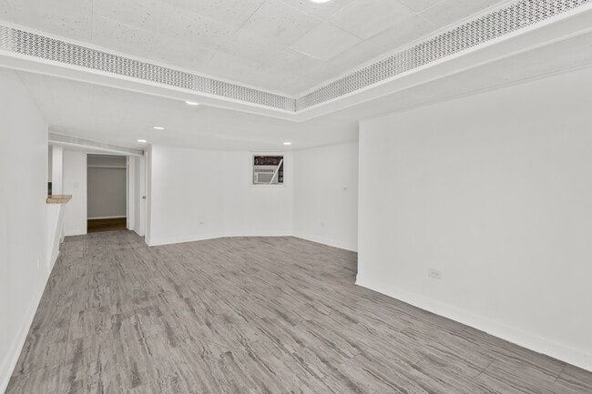 Photo - 6246 N Oakley Ave