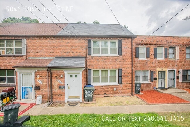Photo - 5046-5048 Just St NE-