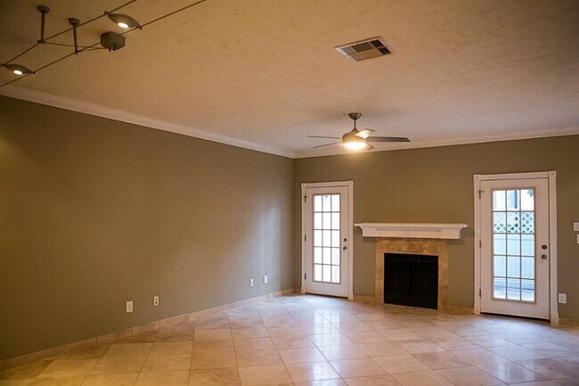 Photo - 6000 Reims Rd Unidad 3403