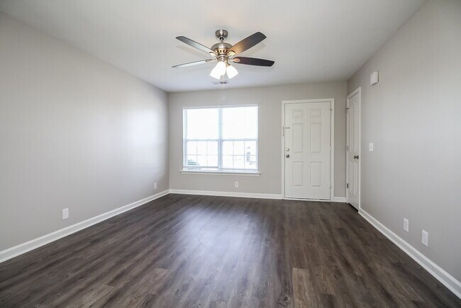 404 Glenmore Ct
