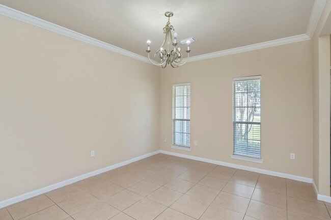 Photo - 2253 Lewis St