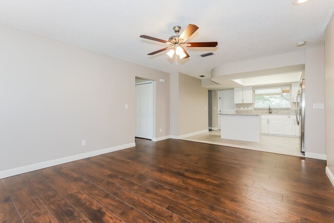 Photo - 506 Mahogany Dr