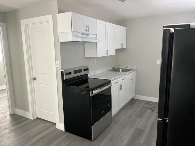 Building Photo - 926 NW 17th Ave