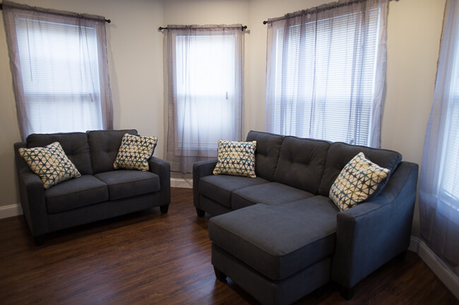 Cozy living room. - 114 Ferris Place House