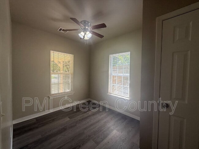 Photo - 519 E Zion St