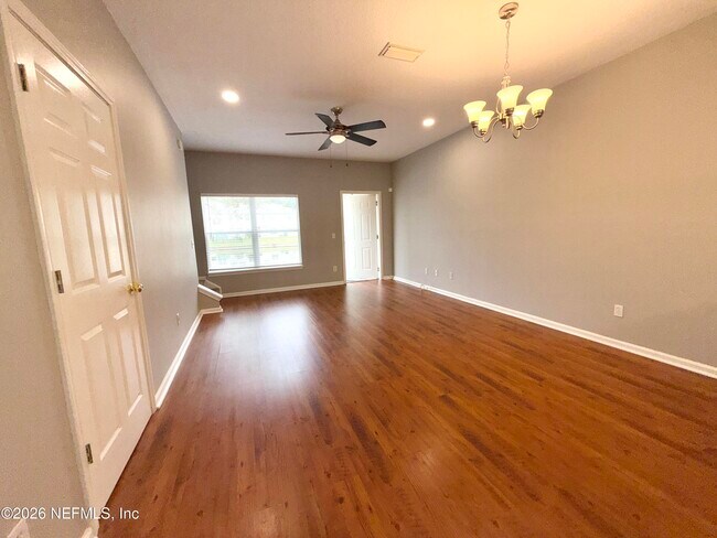 Photo - 621 Southbranch Dr