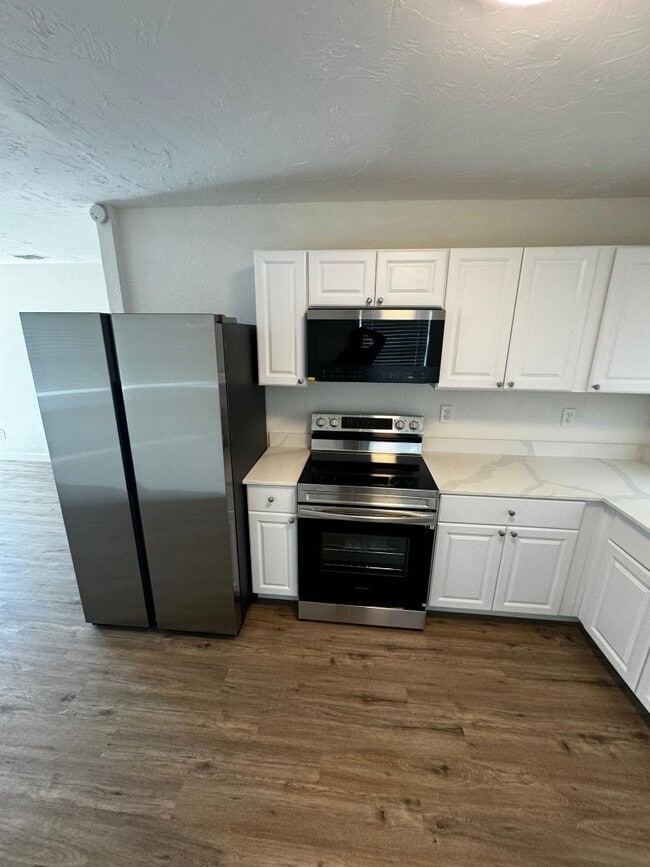 Photo - 64 W Myrtle St