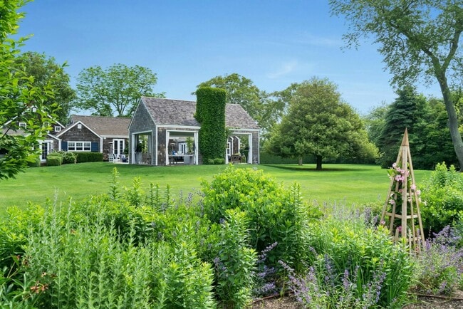 Photo - 265 Mecox Road