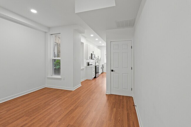 Photo - 324 E 23rd St