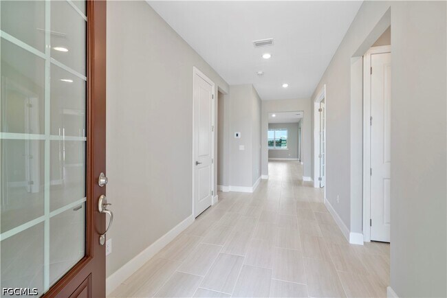 Photo - 16056 Shoreline Dr