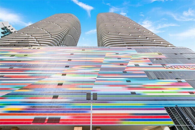 Building Photo - 55 SW 9th St Unit 1010