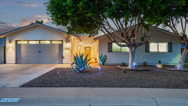 Building Photo - 2530 N 68th Pl Rental