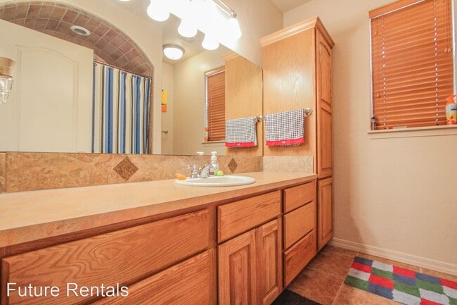 Photo - 4 br, 2 bath House - 411 Brentwood Dr