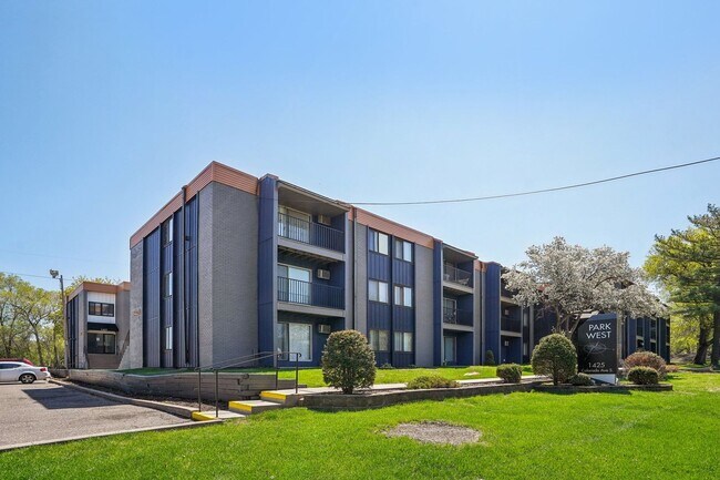 Photo - Park West Apartments