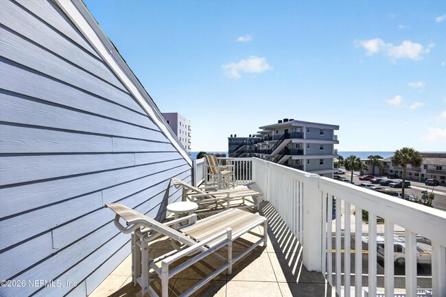 Photo - 724 1st St S