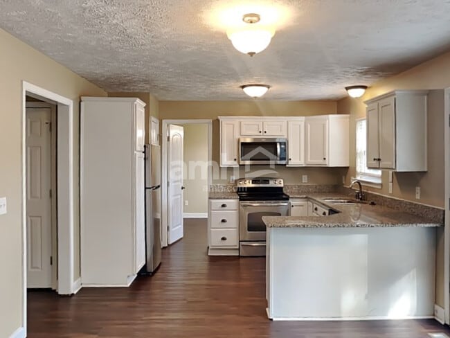 Photo - 1905 Thesa Ct