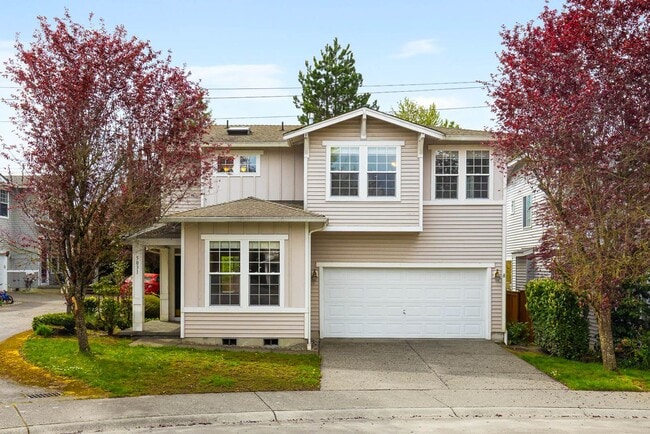 Building Photo - 5031 NE 4th Pl