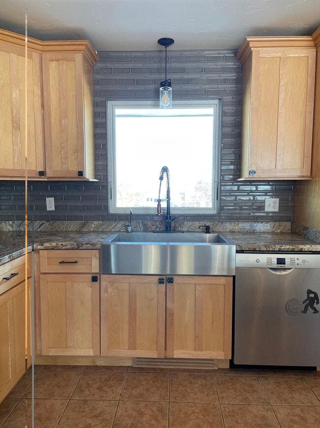 Photo - 12 Cloninger Ln