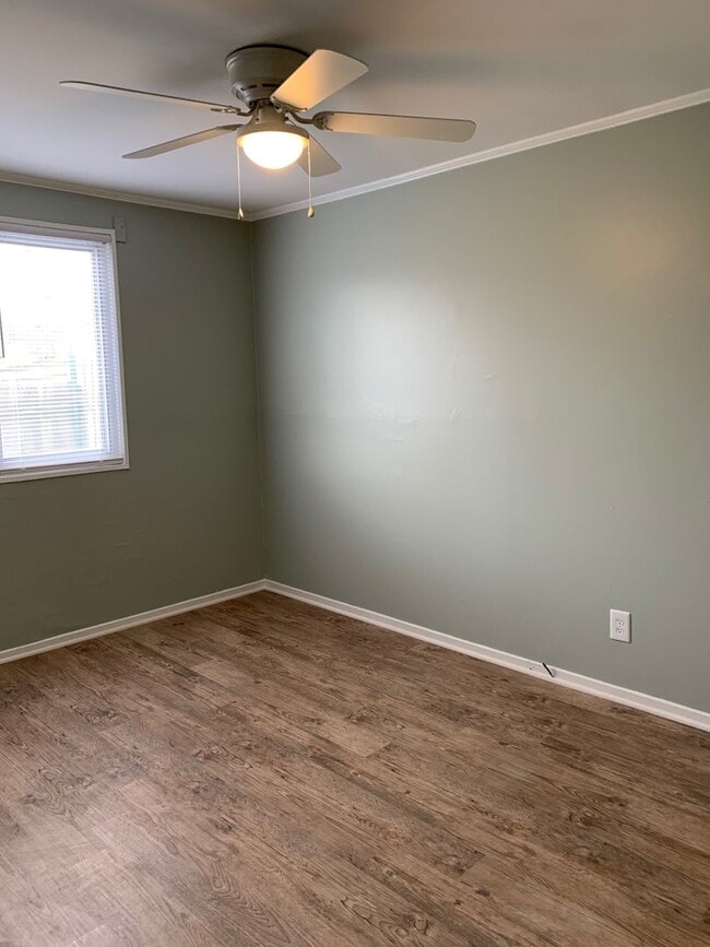 Photo - 614 N Tremont Dr