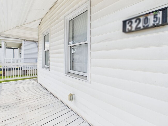 Photo - 3205 Hull Street Rd