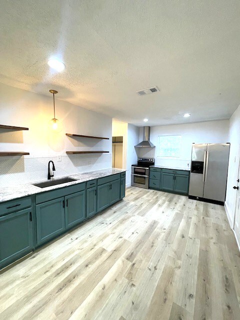 Photo - 805 Dearborn St