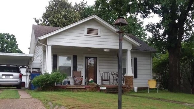Building Photo - Freshly Renovated 3 Bedroom Home