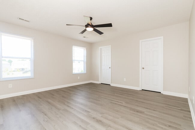 Photo - 237 Hennepin Dr