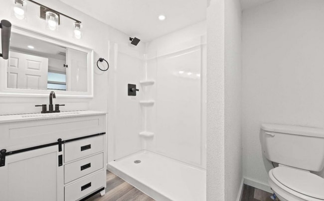 Photo - 739 NW Palm Dr