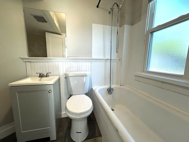 Photo - 117 E Glenwood Ave