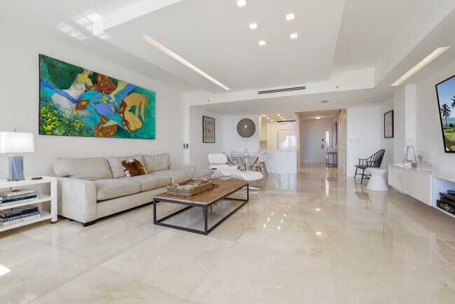 Photo - 19223 Fisher Island Dr
